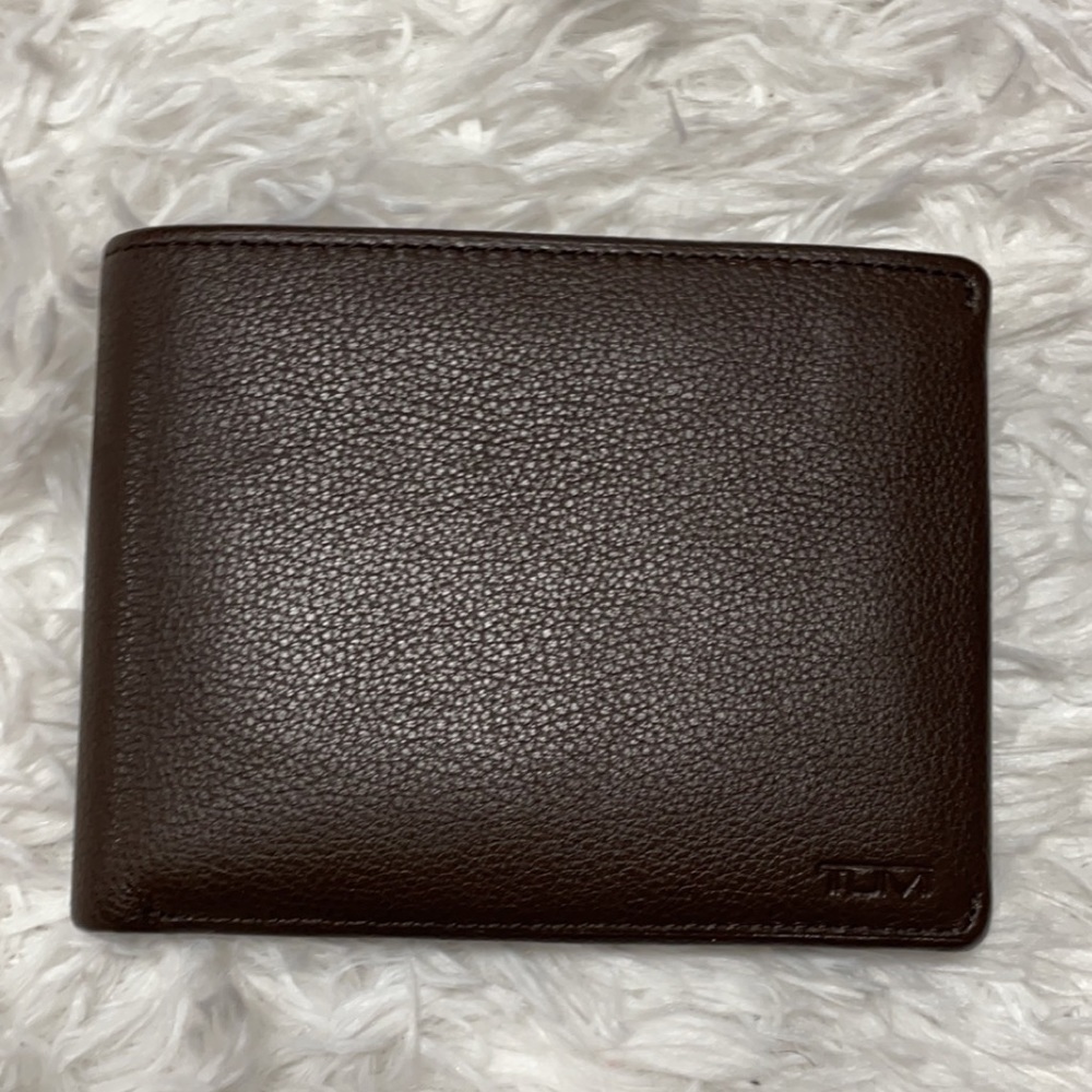 Men’s Brown Tumi Wallet